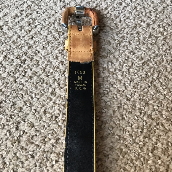 Dockers leather belt with embroidery & studs - Picture 5 of 6